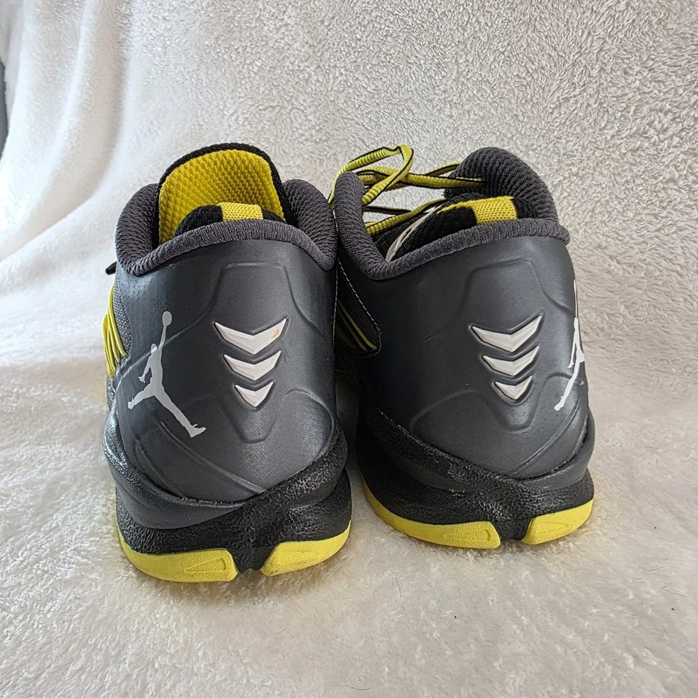 Jordan CP3.VII AE Dark Grey/Vibrant‎ Yellow Mens 8